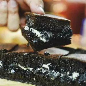 Martabak Black Sweet Keju Lemon Kacang