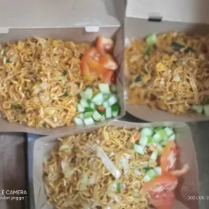 mie goreng ayam baso
