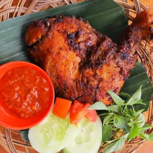 AYAM BAKAR PEDAS