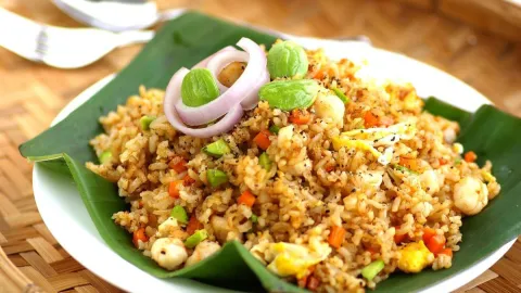 Kwetiaw goreng basokwetiaw,telor,sayuran,baso