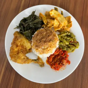 Paket Hemat Nasi Ayam Goreng