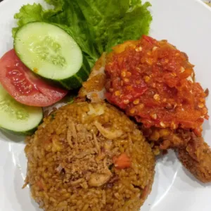 nasi goreng ayam penyet
