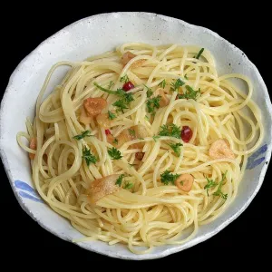 Spaghetti aglio oliospaghetti dengan bawang putih dan minyak pasta khas