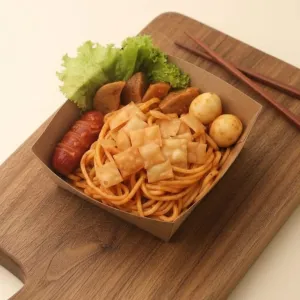 mie gledek komplitmie goreng dengan topping baso, sosis, telor puyuh