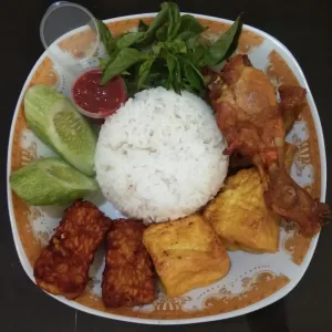 Paket Nasi Ayam Goreng