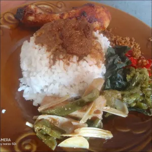 Nasi Padang ayam bakar