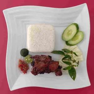 Paket Hore AAyam Bakar / Goreng + Nasi Putih + Sambal + Lalapan